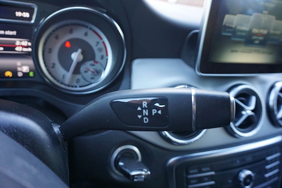 Mercedes-Benz CLA180 20 of 30