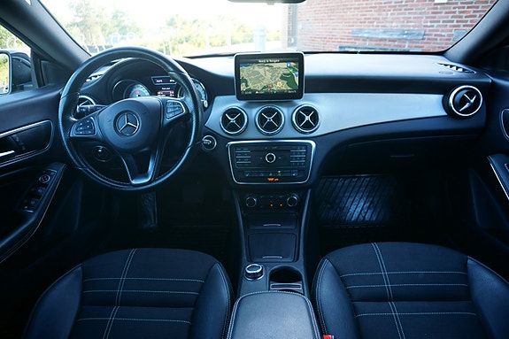 Mercedes-Benz CLA180 13 of 30