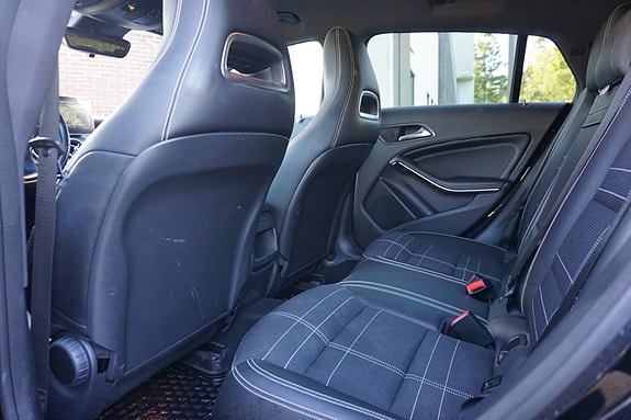 Mercedes-Benz CLA180 16 of 30