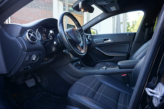 Mercedes-Benz CLA180 15 of 30