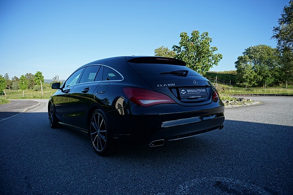 Mercedes-Benz CLA180 10 of 30