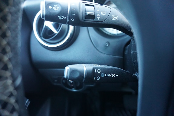 Mercedes-Benz CLA180 19 of 30