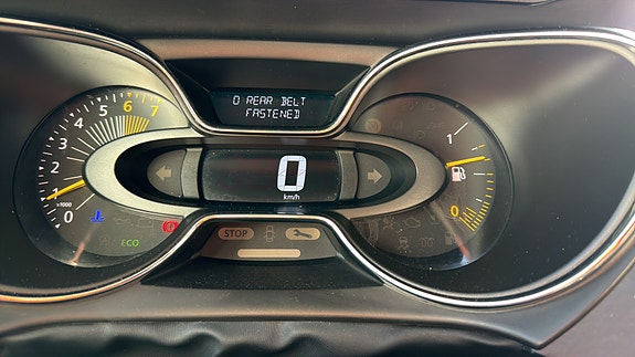 Renault Captur 3 of 5