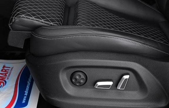 Audi SQ5 9 of 23