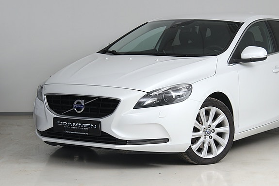 Volvo V40 3 of 5