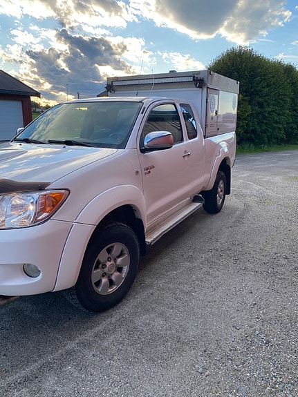 Toyota HiLux 4 of 5