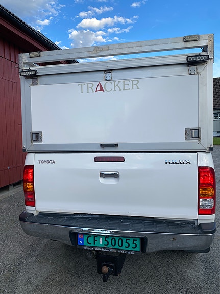 Toyota HiLux 3 of 5
