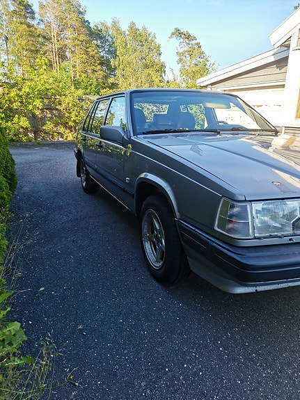 Volvo 940 2 of 5