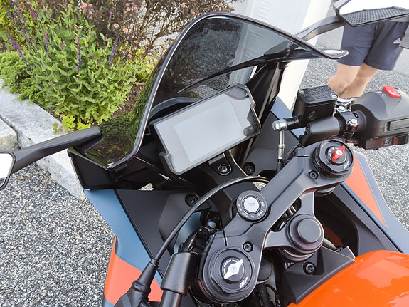 KTM RC 390 2 of 13