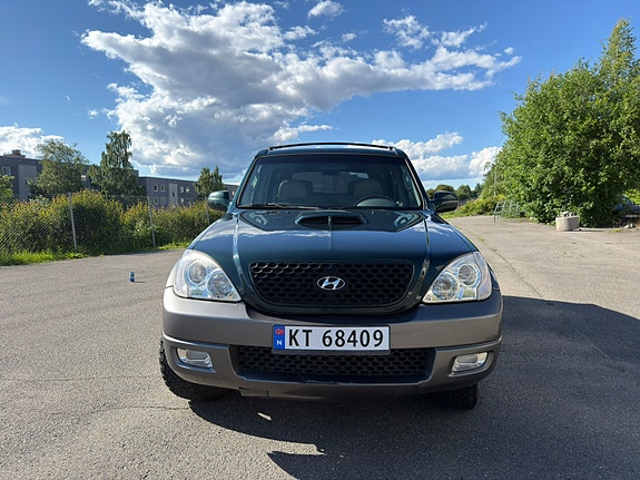 Hyundai Terracan 2 of 5