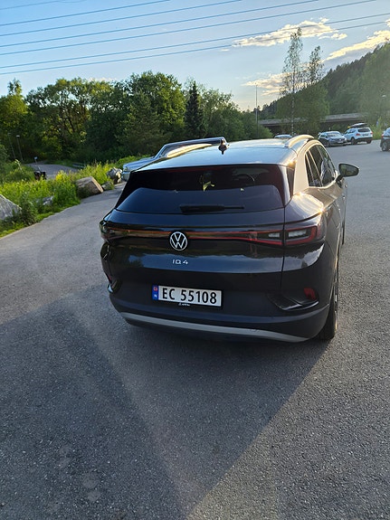 Volkswagen ID.4 3 of 5