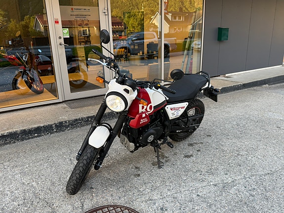 Royal Enfield Scram 411 2 of 5