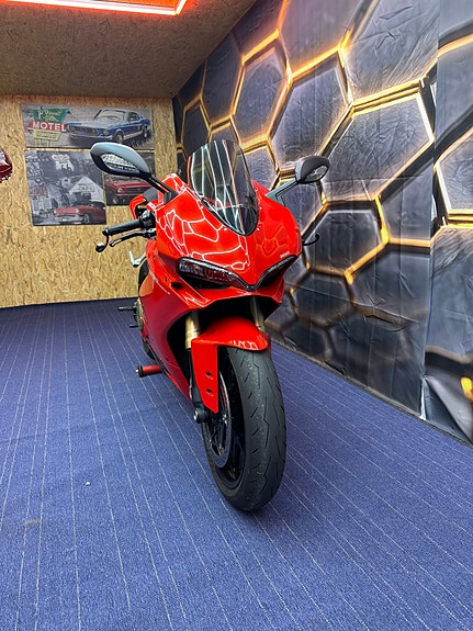 Ducati 1299 Panigale 4 of 5