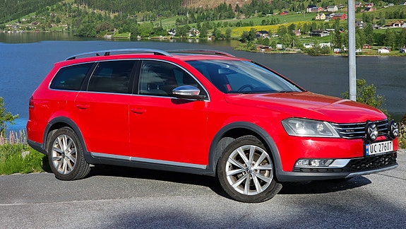 Volkswagen Passat Alltrack 3 of 30