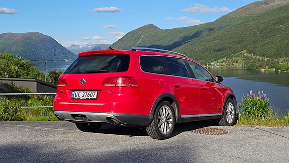 Volkswagen Passat Alltrack 7 of 30