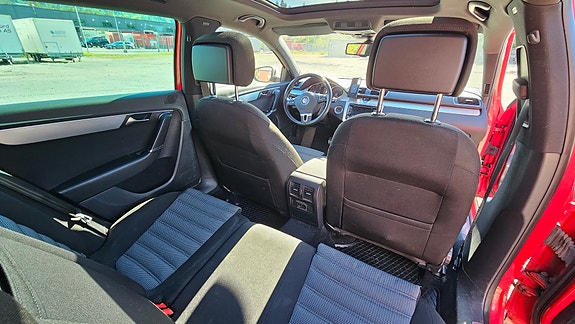Volkswagen Passat Alltrack 25 of 30