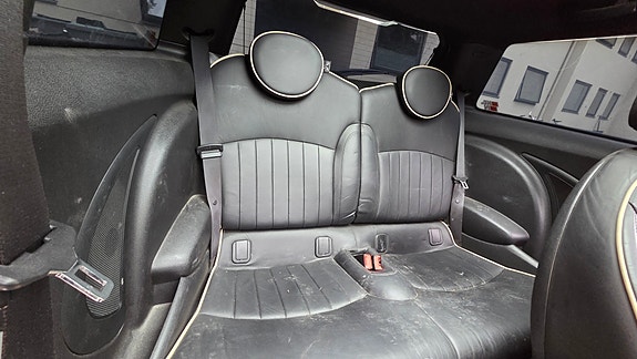 MINI Cooper S 6 of 13
