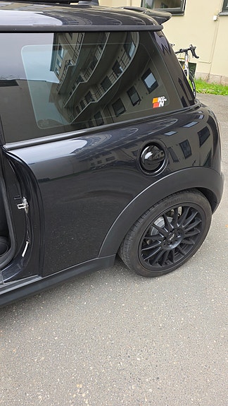 MINI Cooper S 9 of 13