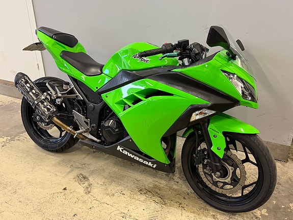 Kawasaki Ninja 300 3 of 5