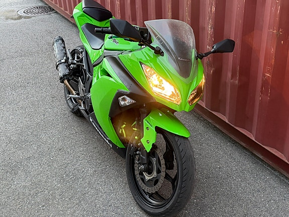 Kawasaki Ninja 300 5 of 5