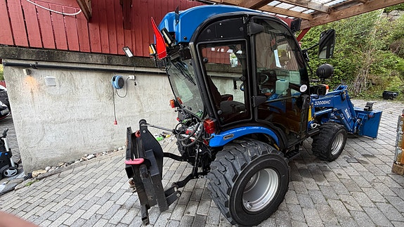 Solis 26 HST kompakt traktor. m/hytte – Kompakt brøyte- og universalrigg! 4 of 20