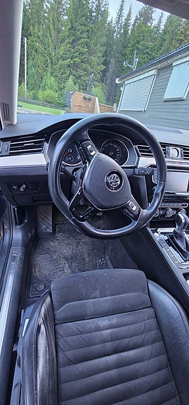 Volkswagen Passat 15 of 15