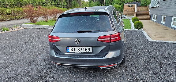 Volkswagen Passat 3 of 15