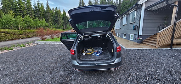 Volkswagen Passat 10 of 15