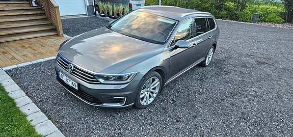 Volkswagen Passat 6 of 15