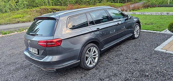Volkswagen Passat 2 of 15
