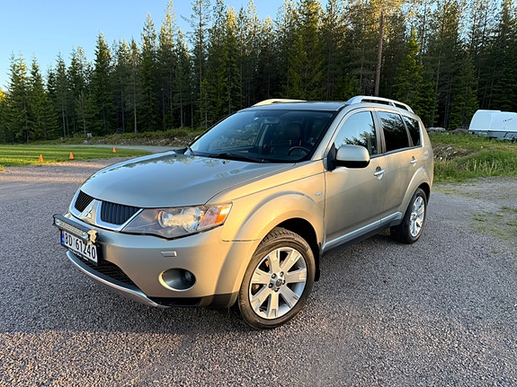 Mitsubishi Outlander 2 of 18