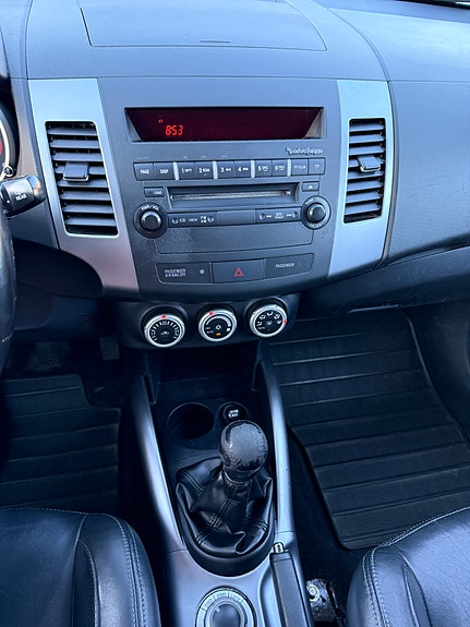 Mitsubishi Outlander 11 of 18