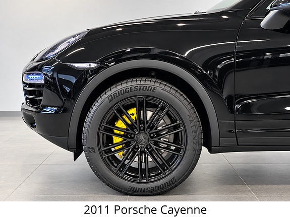 Porsche Cayenne 9 of 18