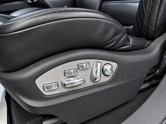 Porsche Cayenne 18 of 18