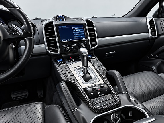 Porsche Cayenne 13 of 18