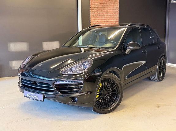 Porsche Cayenne 4 of 5