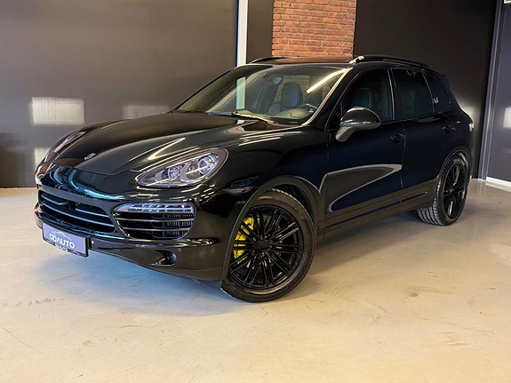 Porsche Cayenne 2 of 5