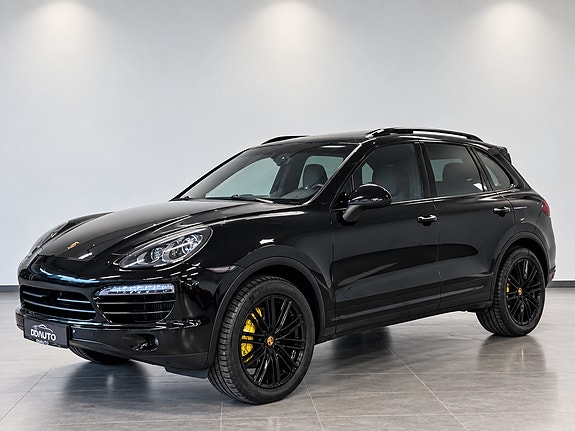 Porsche Cayenne 2 of 18