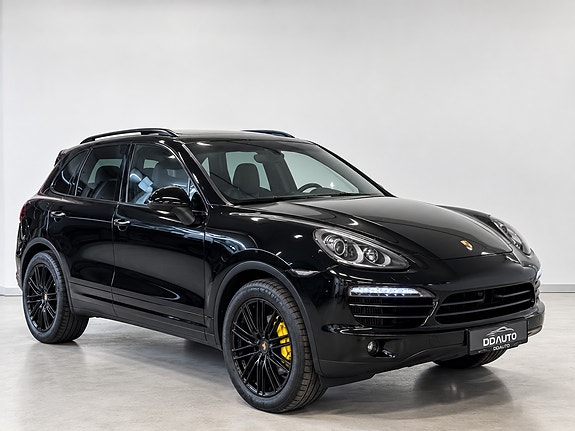 Porsche Cayenne 3 of 18