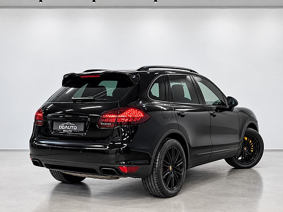 Porsche Cayenne 11 of 18