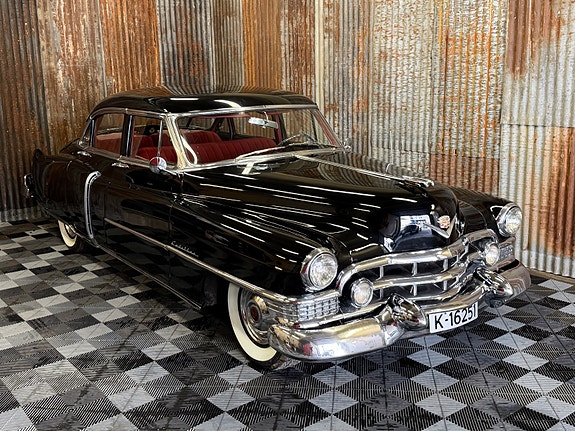 Cadillac 62 2 of 5