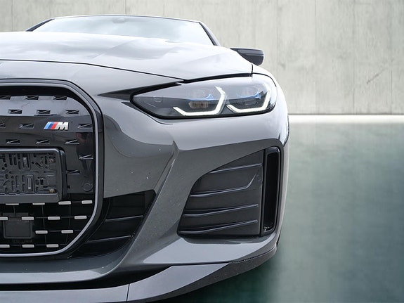 BMW i4 9 of 22