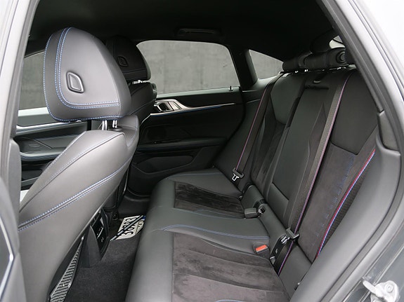 BMW i4 11 of 22