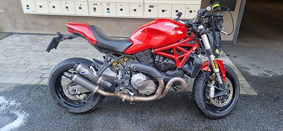 Ducati Monster 821 2 of 5