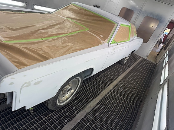 Lincoln Continental 8 of 16