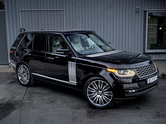 Land Rover Range Rover 2 of 5