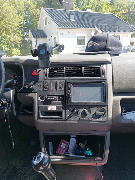 Volkswagen Multivan 7 of 15