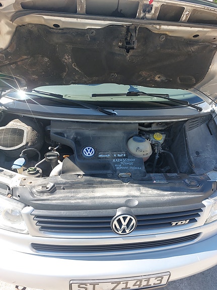 Volkswagen Multivan 13 of 15
