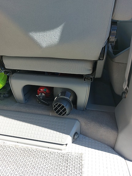 Volkswagen Multivan 8 of 15