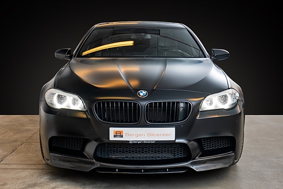 BMW M5 2 of 5